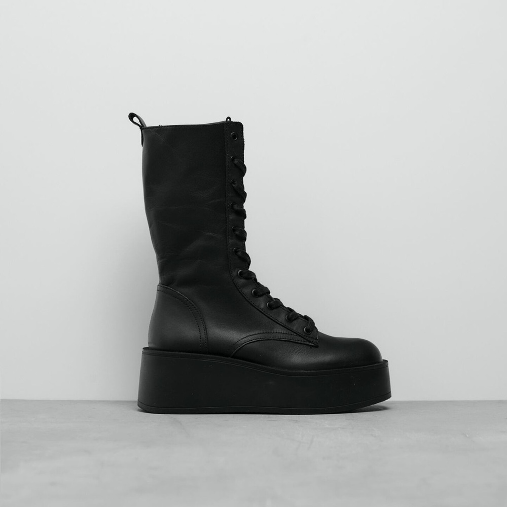 Zara Flat Leather Platform Boot. Size 10. Used. Good condition.